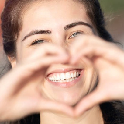 Heart shape with teeth